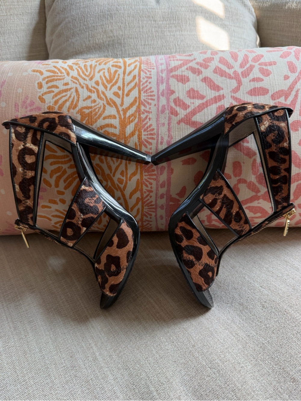 MICHAEL Michael Kors Berkley T-Strap Leopard Haircalf Heels. Women's Size: 6.5 - Picture 5 of 11